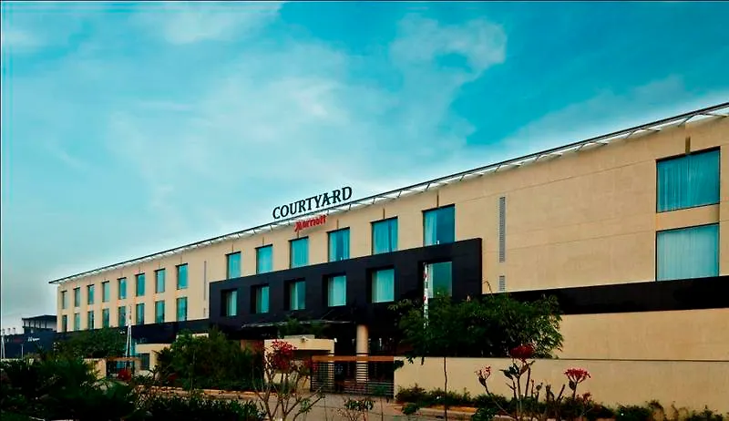 Courtyard By Marriott Kochi Airport Hotel Nedumbassery