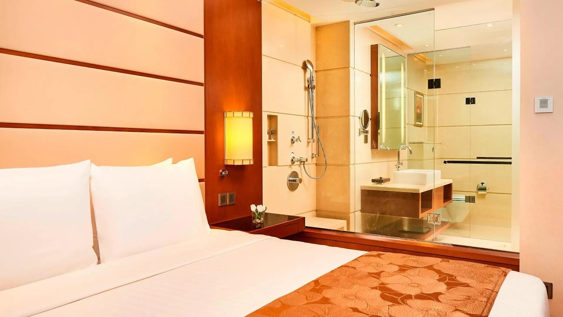 Courtyard By Marriott Kochi Airport Hotel Nedumbassery