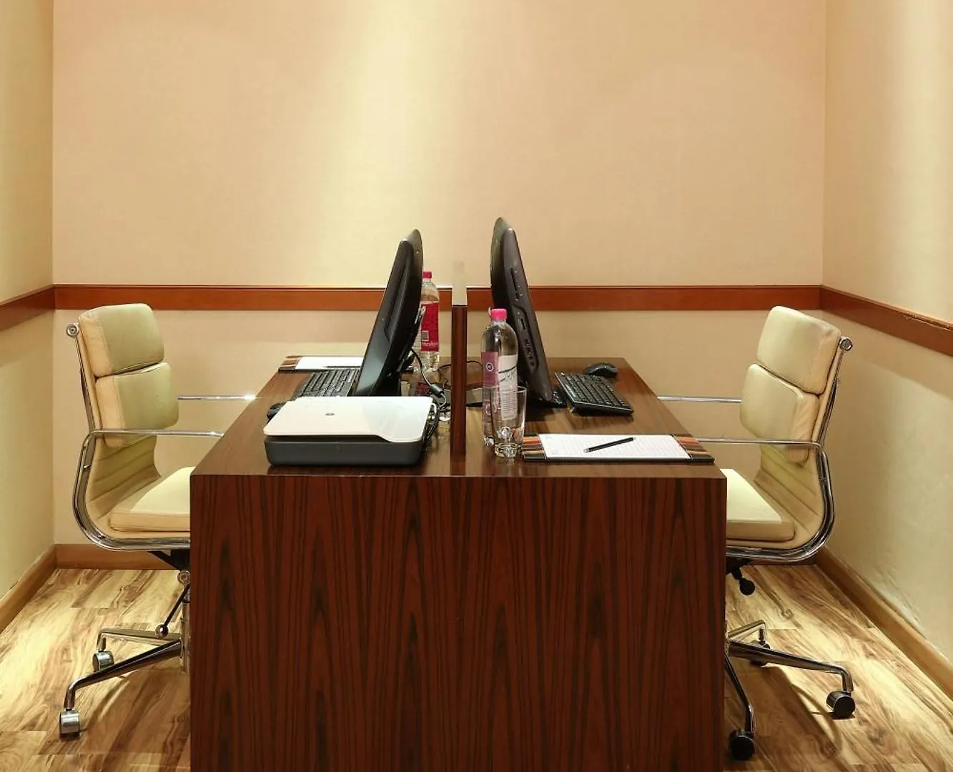 Courtyard By Marriott Kochi Airport Hotel Nedumbassery