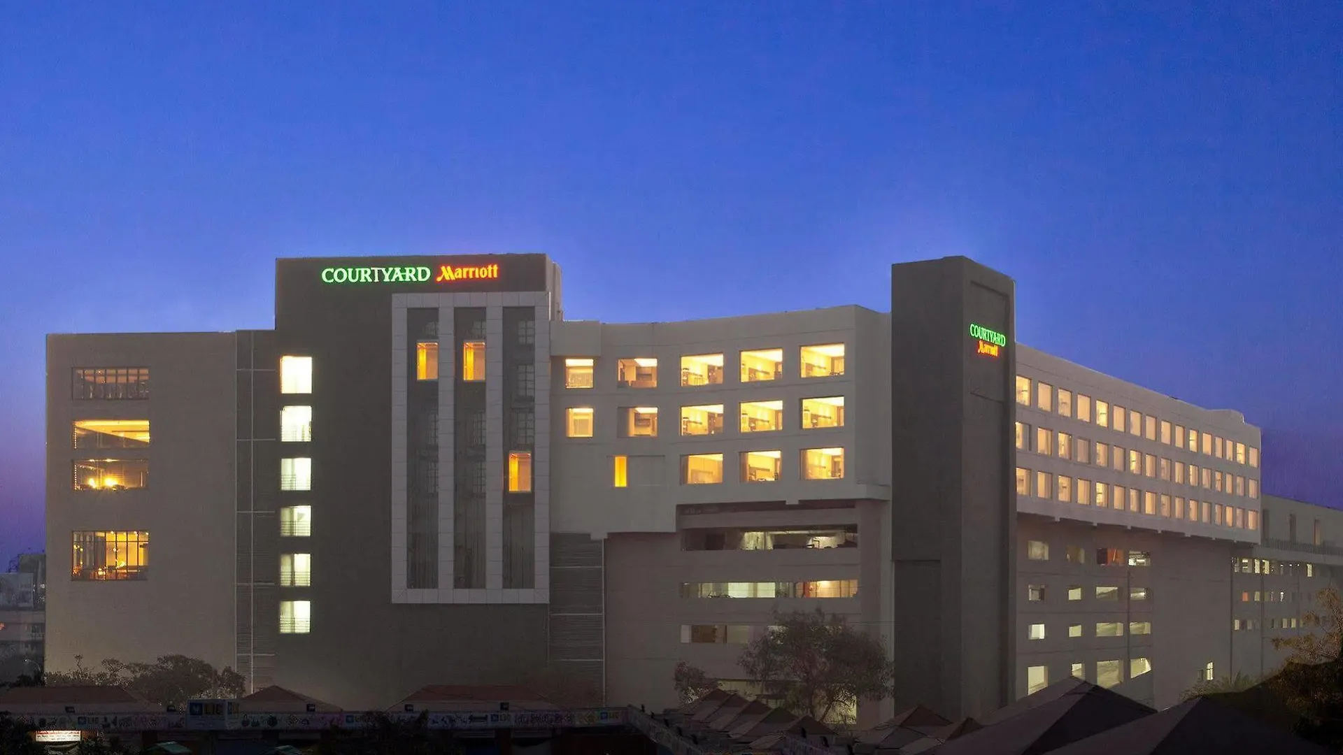 Courtyard By Marriott Kochi Airport Hotel Nedumbassery