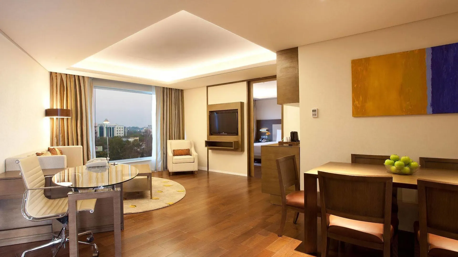 Courtyard By Marriott Kochi Airport Hotel Nedumbassery