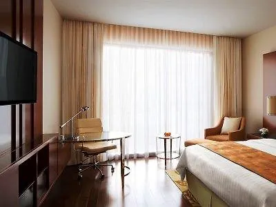 Courtyard By Marriott Kochi Airport Hotel Nedumbassery