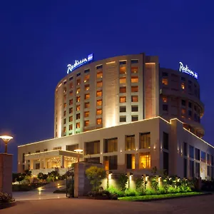 https://radisson-blu-dwarka.top-gurgaonhotels.com