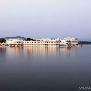 https://taj-lake-palace.udaipurhotels.org